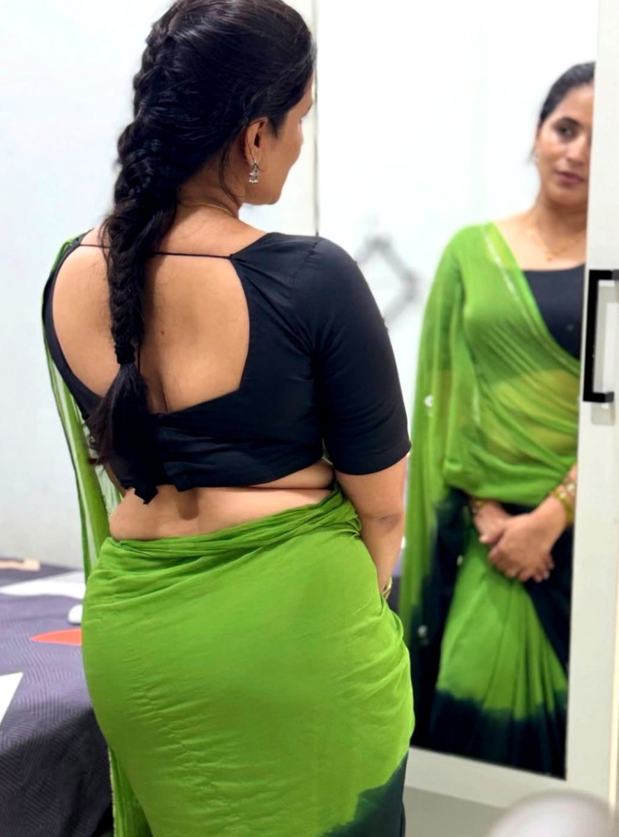 stud_010_'s tweet photo. Janu amma🍑.
Edi mee amma ithe em chestaru? Comment👇🏻 https://t.co/pali1ewEhu