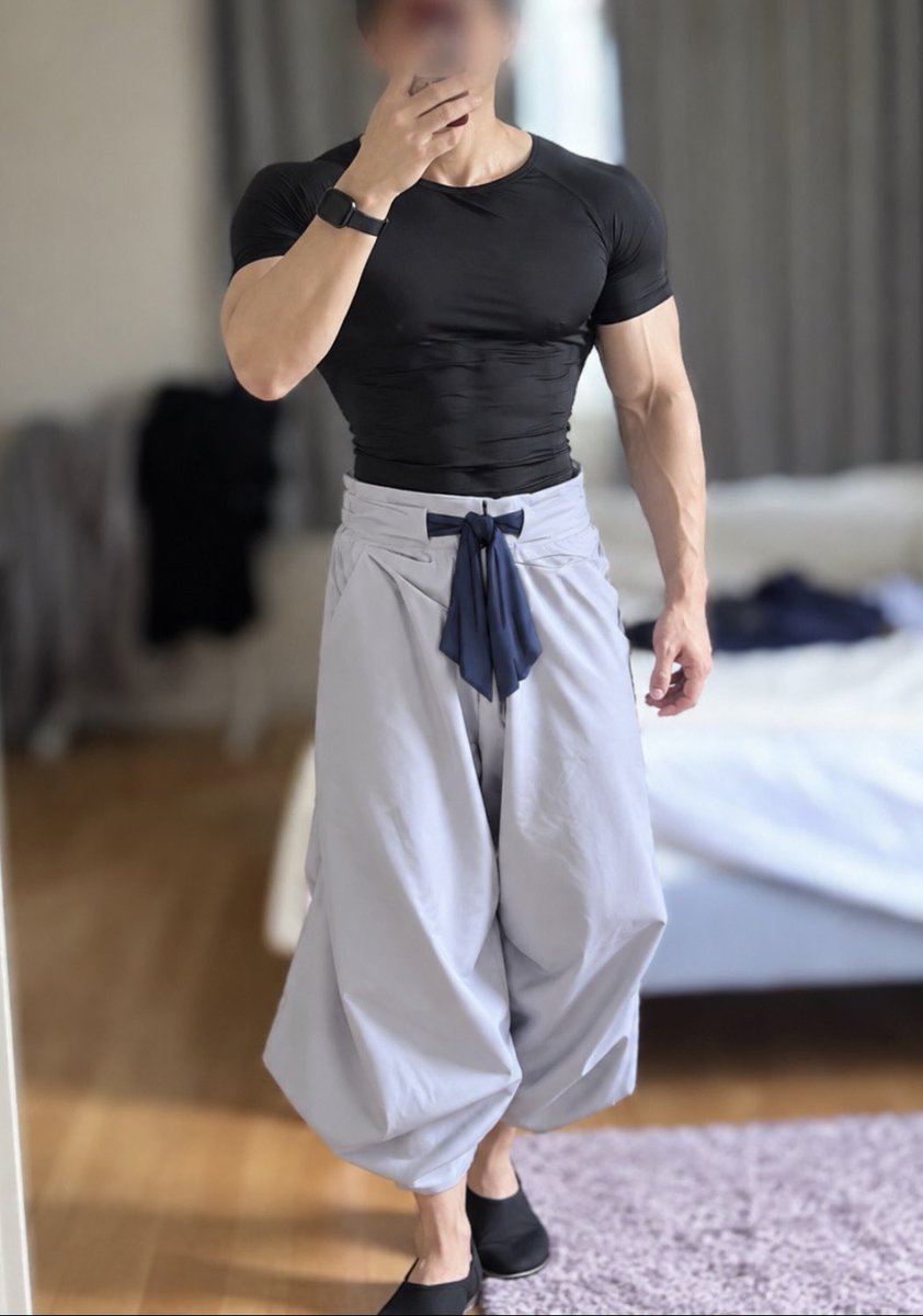 rintaro_workout's tweet photo. 伏黒甚爾コスプレ

←before        after→ https://t.co/dVrBboQ2Vp