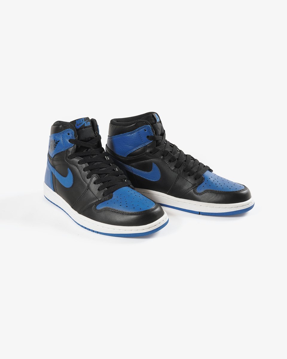 KicksLab_jp's tweet photo. 【 New Arrivals l 新入荷 】NIKE l "AIR JORDAN 1 RETRO HIGH OG -ROYAL" Black/Varsity Royal/White l Available in Store and Online Store. #KICKSLAB #キックスラボ

商品ページはこちら▼
https://t.co/mpiKbo9Hqw https://t.co/1Odv2f7s2R