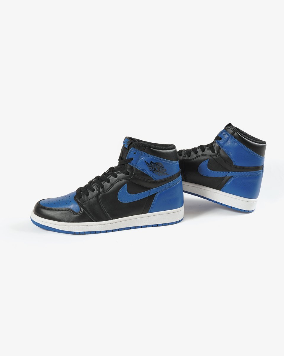 KicksLab_jp's tweet photo. 【 New Arrivals l 新入荷 】NIKE l "AIR JORDAN 1 RETRO HIGH OG -ROYAL" Black/Varsity Royal/White l Available in Store and Online Store. #KICKSLAB #キックスラボ

商品ページはこちら▼
https://t.co/mpiKbo9Hqw https://t.co/1Odv2f7s2R