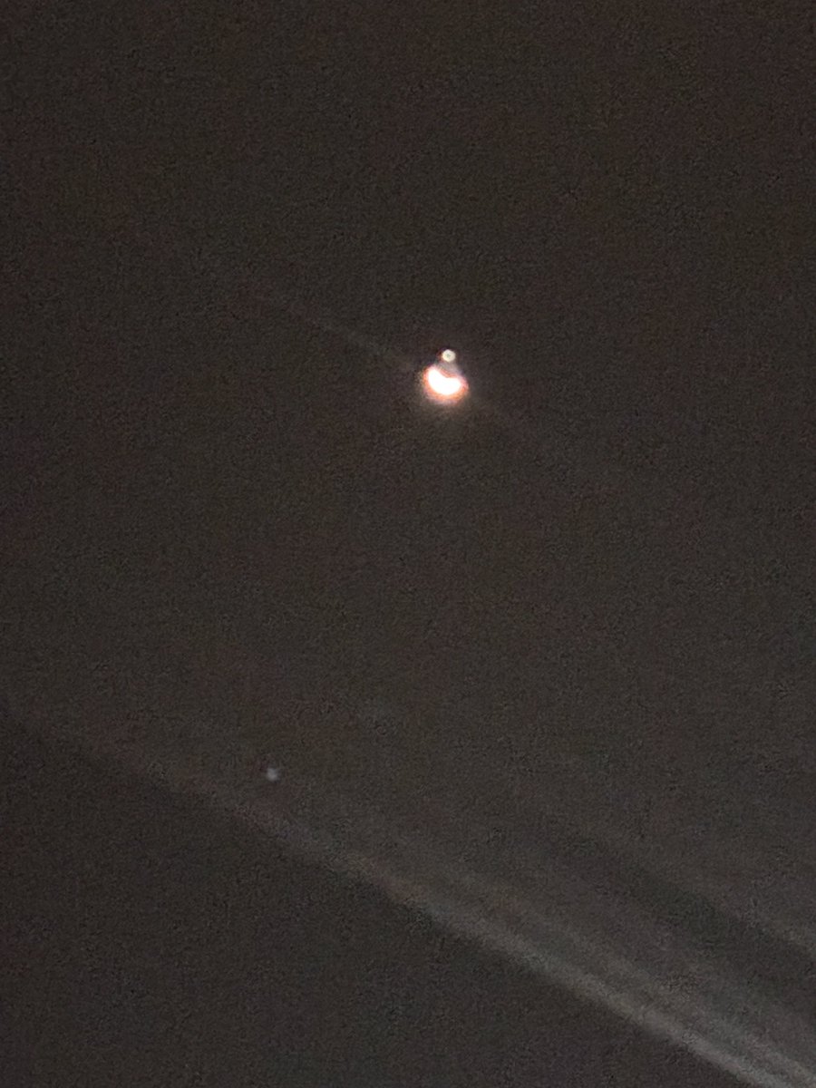 blackcooldude's tweet photo. Saw the moon with a star on top of it. kinda looks like the symbol of Islam ☪️ https://t.co/sQaqAKvRVi