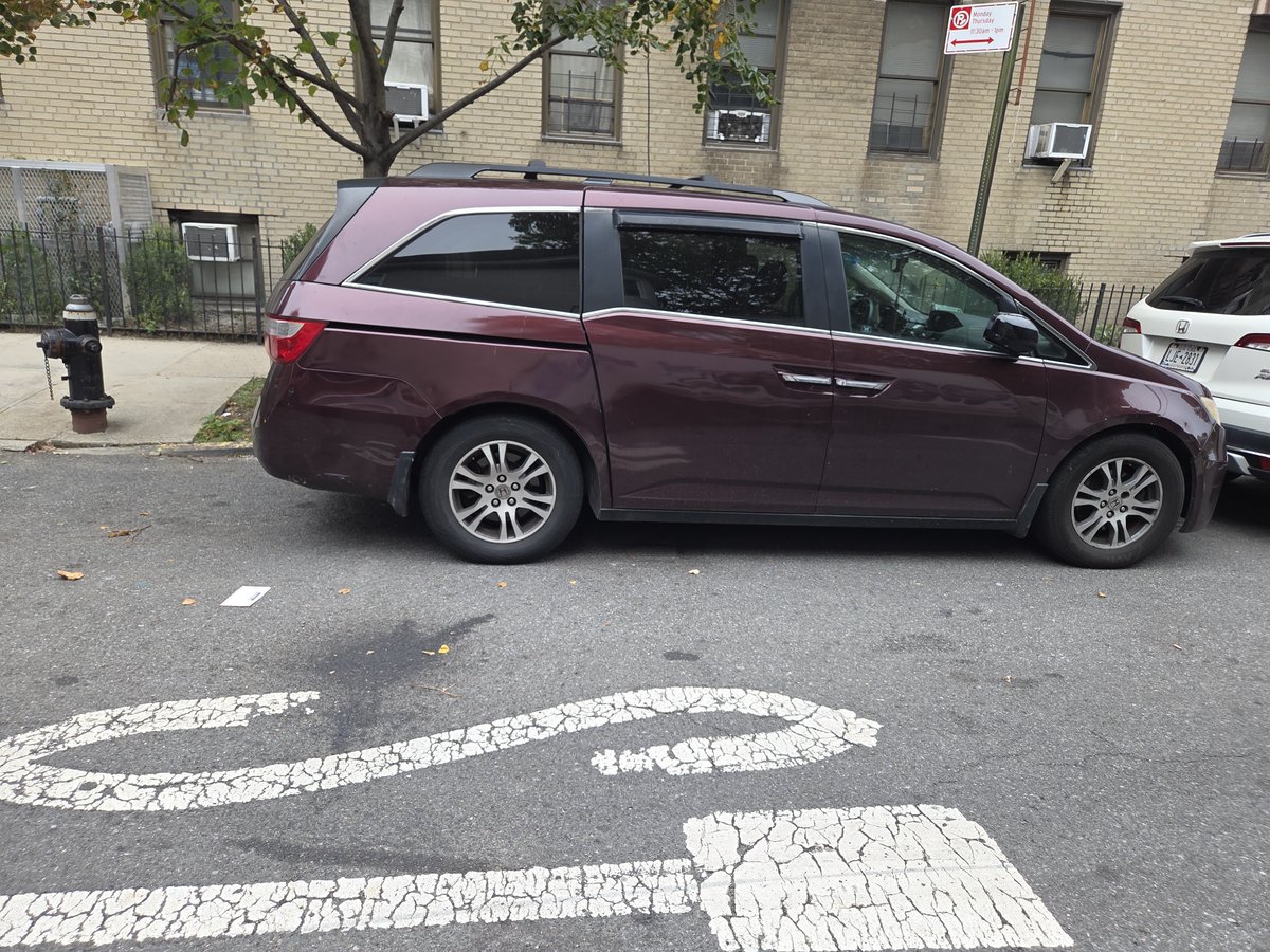 placardabuse's tweet photo. @Biaggi4NY @NotADebacle @SenatorBiaggi @NYCMayor @SDNYnews @NewYorkStateAG @BronxDAClark @NYC_DOI @NYPDTransport @NYDailyNews @JCColtin @WinnHu @dahvnyc @riverdalepress @NYSenate @NYPDnews @NorwoodNews @News12BX @bronxchronicle @errollouis @NYPDPC @bronxbp @stacydriks @JeanmarieEvelly @chayesmatthew @GloriaPazmino @GovKathyHochul @HellGateNY @TinaMoorereport @DeanMeminger @mylesmill @katehinds @GershKuntzman @NewYorkFBI @NYCMayorsOffice @NYCCouncil @StreetsblogNYC @Gothamist @THECITYNY @1010WINS @MKramerTV @Estarkmiller @katie_honan @TishJames @KaylaMamelak @curtmenefee @NYPDChiefOfDept @NJ_MVC @NYCSHERIFF Sure, this #GhostCar was directly creating a #ThreatToPublicSafety by dangerously and illegally blocking the fire hydrant, but the @NYPDnews is too committed to helping out their criminal associate to do their job to keep the community safe.

#NYPDinsurrection https://t.co/ytKd8OjkGK