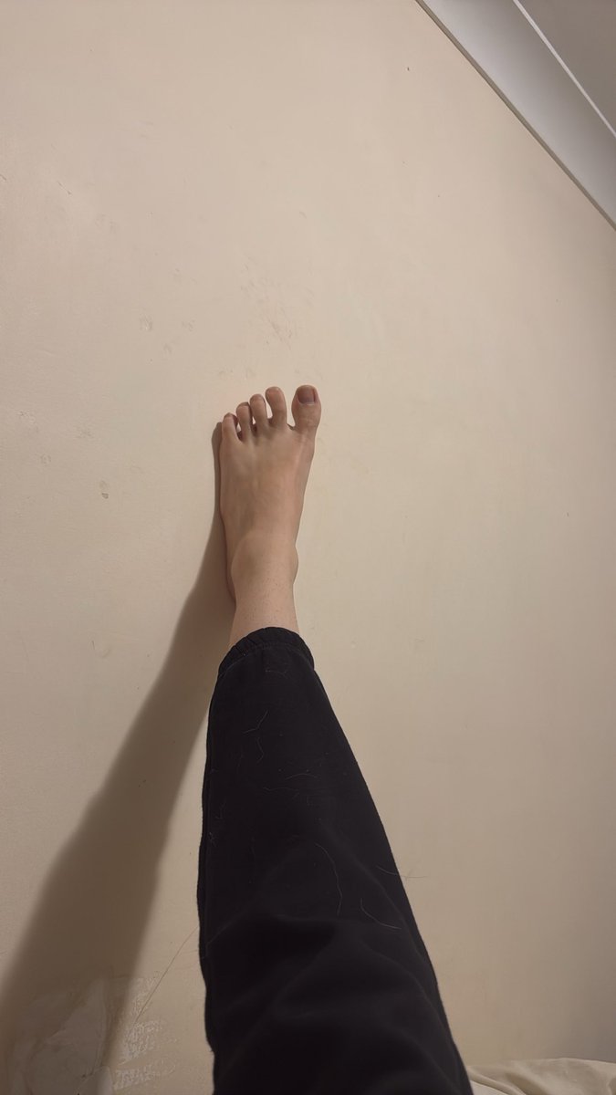 Curse_Infinity's tweet photo. Behold! Foot! Now present to me your interactions~ https://t.co/jsI0Txazxn