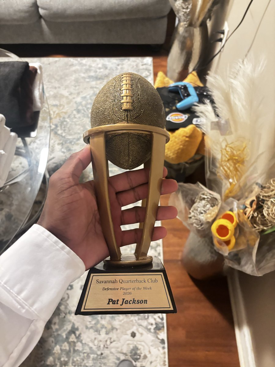 pjacksonIII's tweet photo. Blessed and honored to be named the Savannah Quarterback Club Defensive Player of the Week for Week 5! I’m truly thankful for this opportunity and for everyone who continues to believe in me.
@SASCoach_Vaughn 
@sassportsinfo 
@GAPrepVarsity 
@RecruitGeorgia 
@CSAPrepStar https://t.co/uvktP8z1cH