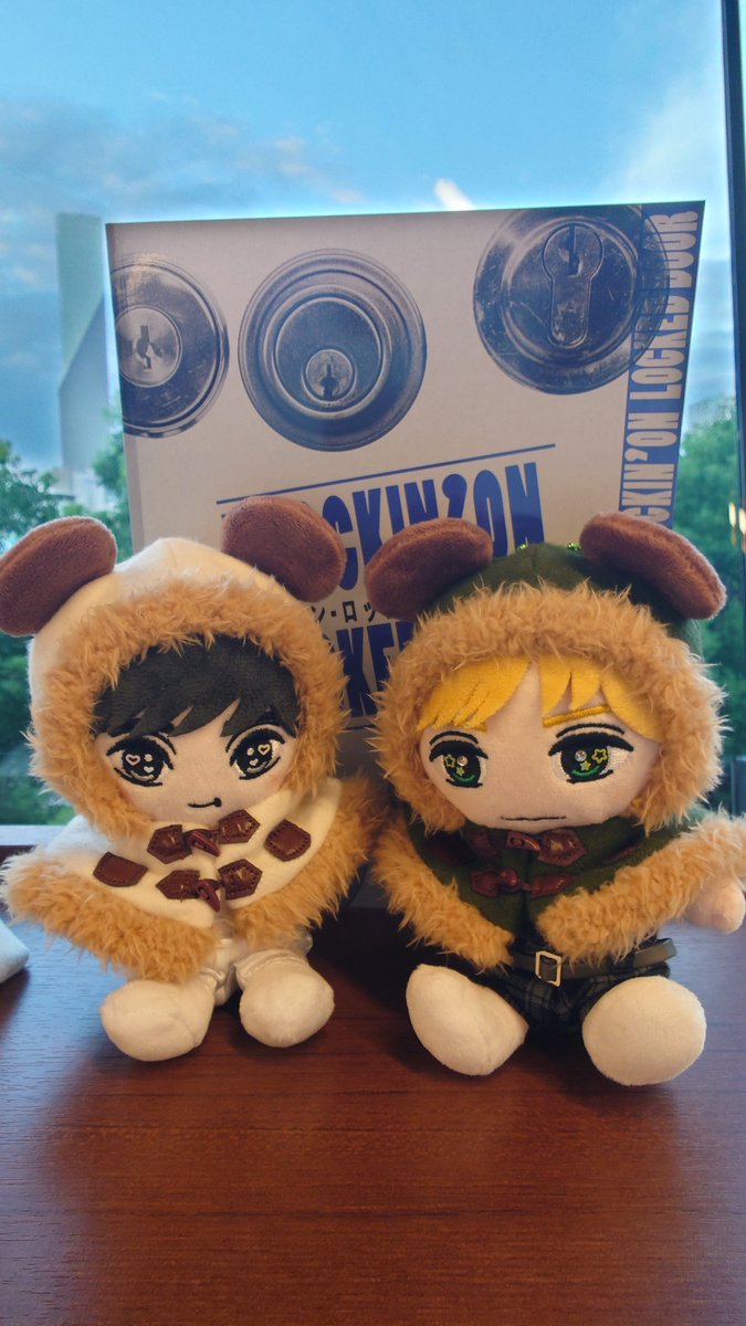 lb8b3lg1's tweet photo. 謎のバカ高羊羹をよくわからずに買ったけどなるほど〜〜〜！でした🫶
たくさん笑えて夢中になって、ダンスタイムもたっぷりあって笑 ノキドア未履修で観に行ったけど予備知識なしでもめちゃくちゃおもしろかった！のえひさめくん美しかわいかったよ〜！！
のえんちゅ連れてっておじゃましてきました💫 https://t.co/aJmPG02Mqv
