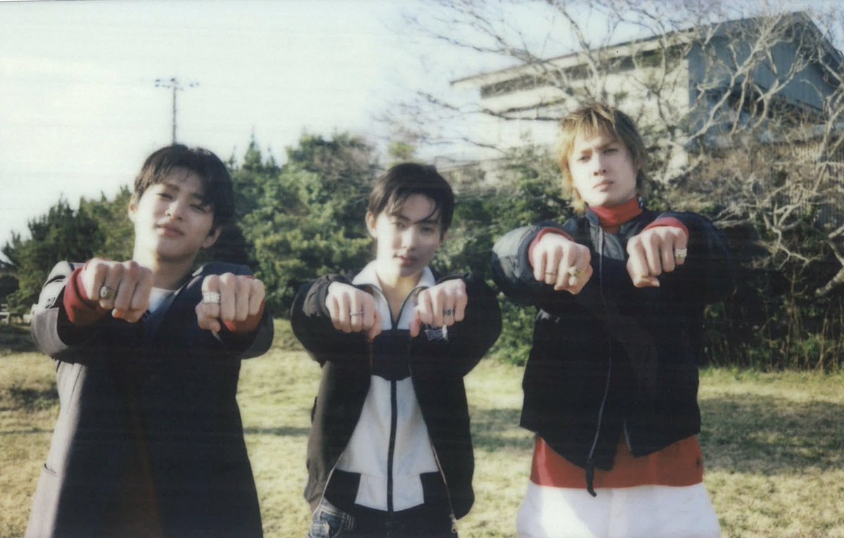 eomseaniee's tweet photo. 🦒🦊🐶 https://t.co/bw5g5bfzsO