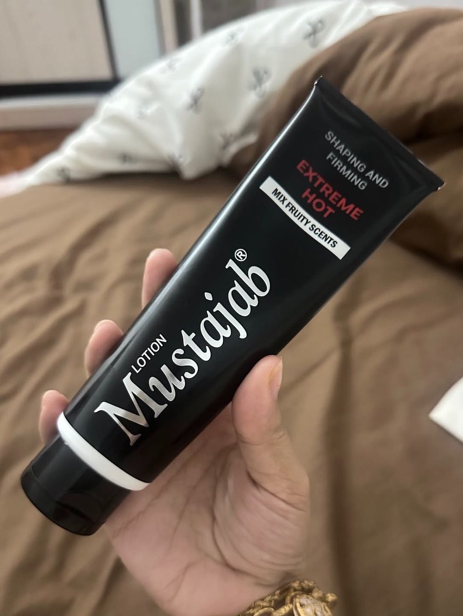 dheyulll's tweet photo. GAK NYANGKAA😭.. pake ini siap mandi di paha/perut bkin streachmark gw hilangg 🫢🫵🏻 https://t.co/VPwuWXi7X6