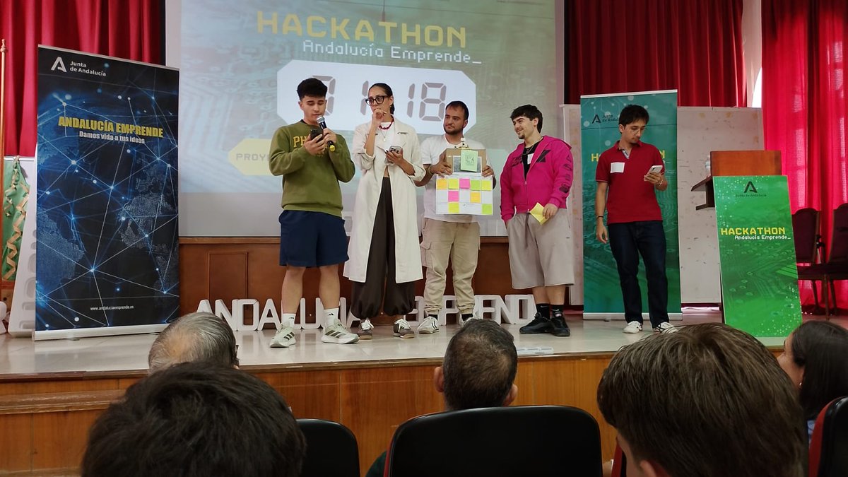 cadecordobaAE's tweet photo. ๐ฏ ๐ #HackathonEmprende ๐#Cordoba
๐ฃ๏ธConociendo el proyecto ๐๐๐๐๐๐๐ de la mano de sus creadores, el equipo 1๏ธโฃ3๏ธโฃ.
๐ Bien hecho.
#territorioemprende #EmprendeAND #EmprendimientoEducativo @UniversidadAND @aemprende https://t.co/mKV4fdCvQx