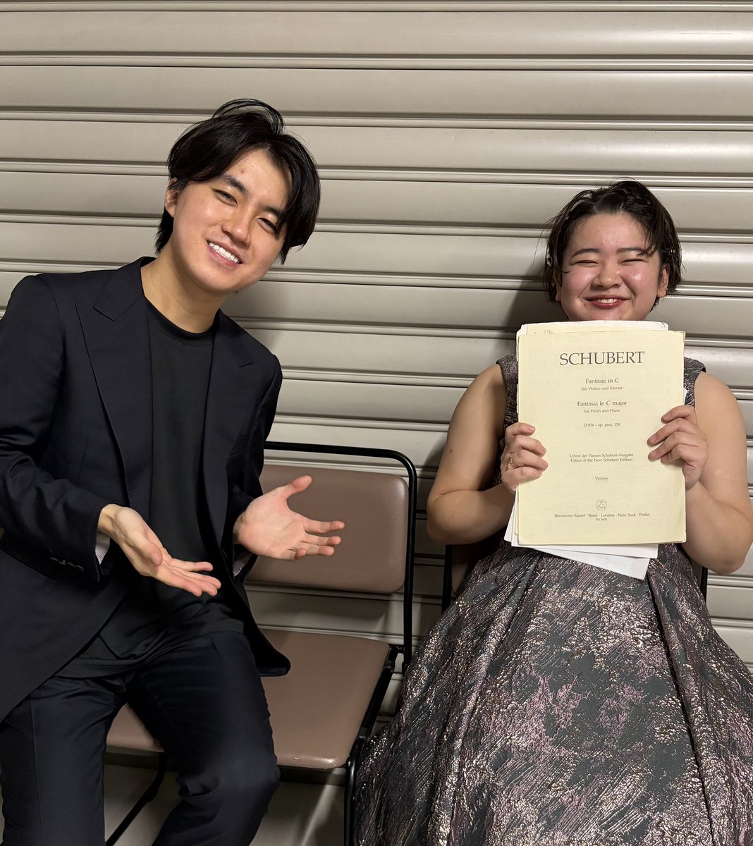 HinaMaeda_vn's tweet photo. 来週末はいよいよフルプログラムでのデュオ・リサイタルです😊

↓の📸はせんくらでのvol.1終演直後。vol.1の曲目はほぼそのまま、前半で演奏します。前半だけでこんなﾍﾄﾍﾄな顔になっちゃうプログラム、だれが考えたんだ！🤔

17日知多市
18日岸和田市
（両日14時開演）

お待ちしております♪ https://t.co/ysipVksrYG