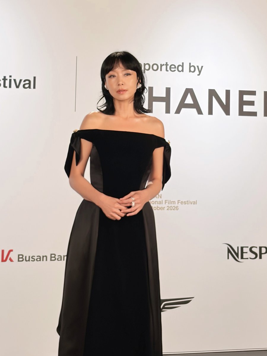 soop_ent's tweet photo. Jeon Do Yeon x Possible Love

𝐓𝐡𝐞 𝟑𝟏𝐬𝐭 𝐁𝐮𝐬𝐚𝐧 𝐈𝐧𝐭𝐞𝐫𝐧𝐚𝐭𝐢𝐨𝐧𝐚𝐥 
𝐅𝐢𝐥𝐦 𝐅𝐞𝐬𝐭𝐢𝐯𝐚𝐥 (𝐁𝐈𝐅𝐅)
'BIFF'의 시작을 알린 아름다움

#전도연 #JeonDoYeon #PossibleLove
#SOOPNow #부산국제영화제 https://t.co/dARkg3PaI5