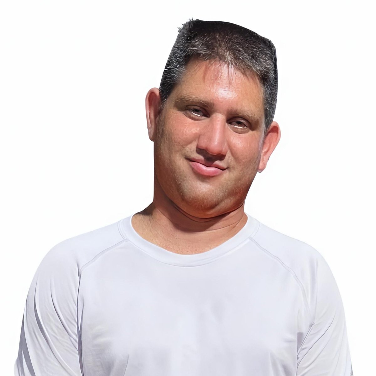 nelsonpvzla2's tweet photo. Él es Jean Carlos Nava Romay, preso político desde abril de 2025 y condenado a 12 años de prisión. Su delito fue colaborar en la elección presidencial del 28J llevándoles comida a los testigos de mesa.

Fue detenido sin orden de aprehensión y condenado en un juicio lleno de vicios de nulidad. Padece de hipertensión severa, traumatismo craneoencefálico grave y fracturas en las piernas infectadas, con secreción de líquido sanguinolento por falta de atención médica.

¡Exigimos su LIBERTAD PLENA E INMEDIATA, el respeto a su derecho a la salud y el cese definitivo de la violación de sus derechos humanos! #QueSeanTodos