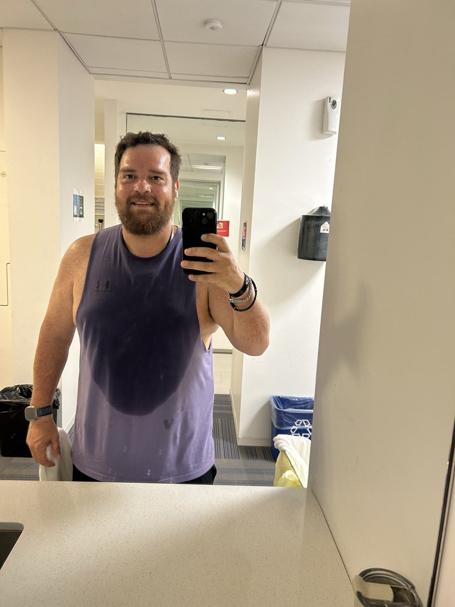 brisketdad0624's tweet photo. Wasn’t feeling it this morning.

Didn’t want to work out. Didn’t feel motivated. Would’ve been easy to skip it and tell myself I’d make it up tomorrow.

But I went anyway.

Not every workout is going to feel great. Not every day you’re going to be motivated. Sometimes progress is just showing up and doing the work when you’d rather not.

Workout done. No regrets.

#fitnessjourney #weightlossjourney 
#discipline #Consistency #KeepGoing 
#ProgressNotPerfection