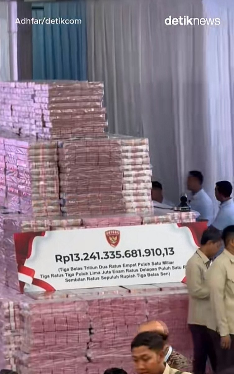 eleaiueo's tweet photo. BISMILLAH YA ALLAH IZINKAN PUNYA DUIT SEGINI, TAPI YANG VERSI HALAL AAMIIN. https://t.co/fdpBTJ1wFM