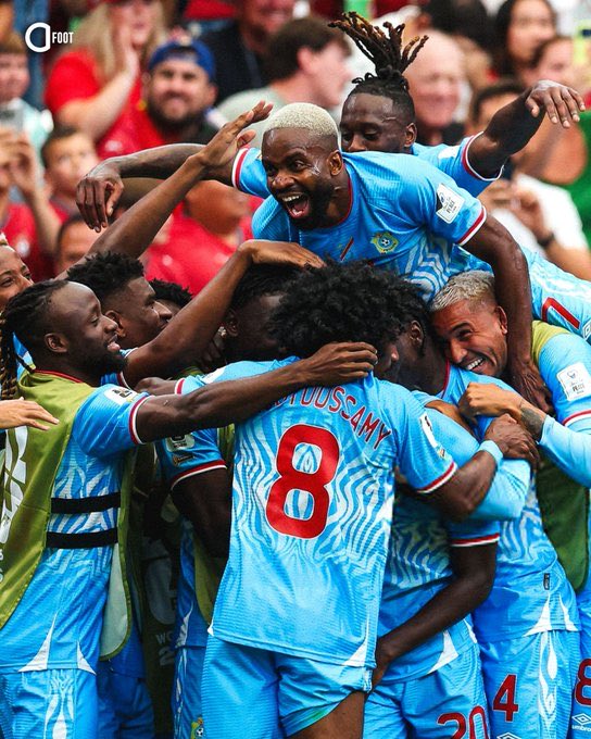ActuFoot_'s tweet photo. 🚨🚨💣 LA FIFA AURAIT DONNÉ UN COUP DE POUCE À LA RD CONGO 🇨🇩 PRIVANT INJUSTEMENT LE BURKINA FASO 🇧🇫 D’UNE POTENTIELLE COUPE DU MONDE 2026 !!!!! 😳

LES LÉOPARDS N’AURAIENT PAS DÛ, selon le règlement, Y PARTICIPER.

En cause ? 
👉 Selon une enquête du Monde et du New York Times, Lionel MPASI aurait disputé des matchs de qualification SANS que son changement de sélection, après avoir joué avec les jeunes français, ait été RÉGULARISÉ. ❌

Les juristes de la FIFA auraient identifié le problème : l’application du règlement aurait envoyé le BURKINA FASO 🇧🇫 aux barrages africains à la place des Congolais ! 🤯

🗞️ NY Times / Le Monde