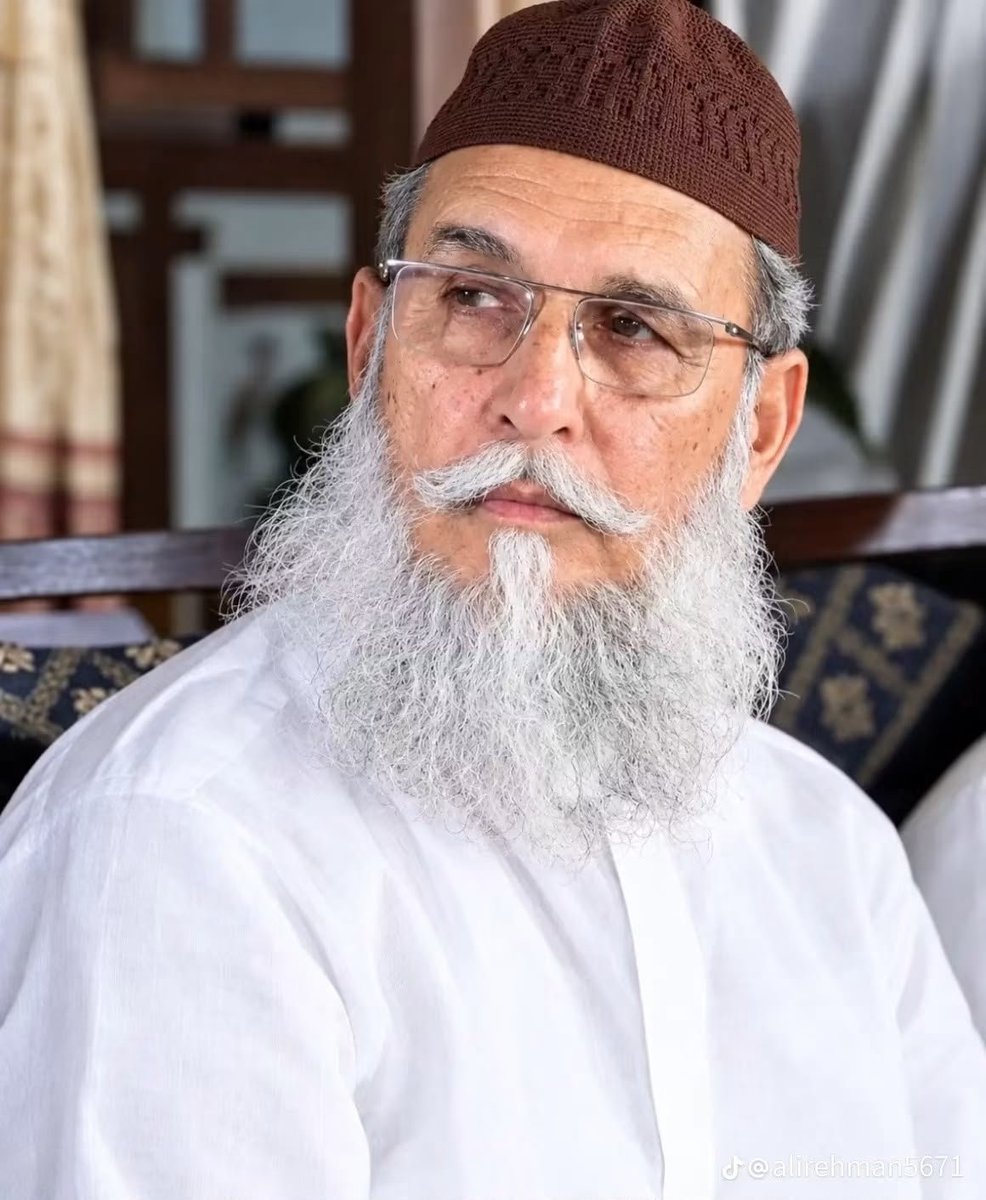 MuftiSyedMydic's tweet photo. کامل مرشد ایسا ہووے، جیہڑا دھوبی وانگوں چھٹے ہو
نال نگاہ دے پاک کریندا، سجی صابن نہ گھتے ہو
میلیاں نوں کر دیندا چٹا، ذرہ میل نہ رکھے ہو
ایسا مرشد ہووے باہو، جیہڑا لوں لوں دے وچ وسے ہو https://t.co/E9gg43GxdO