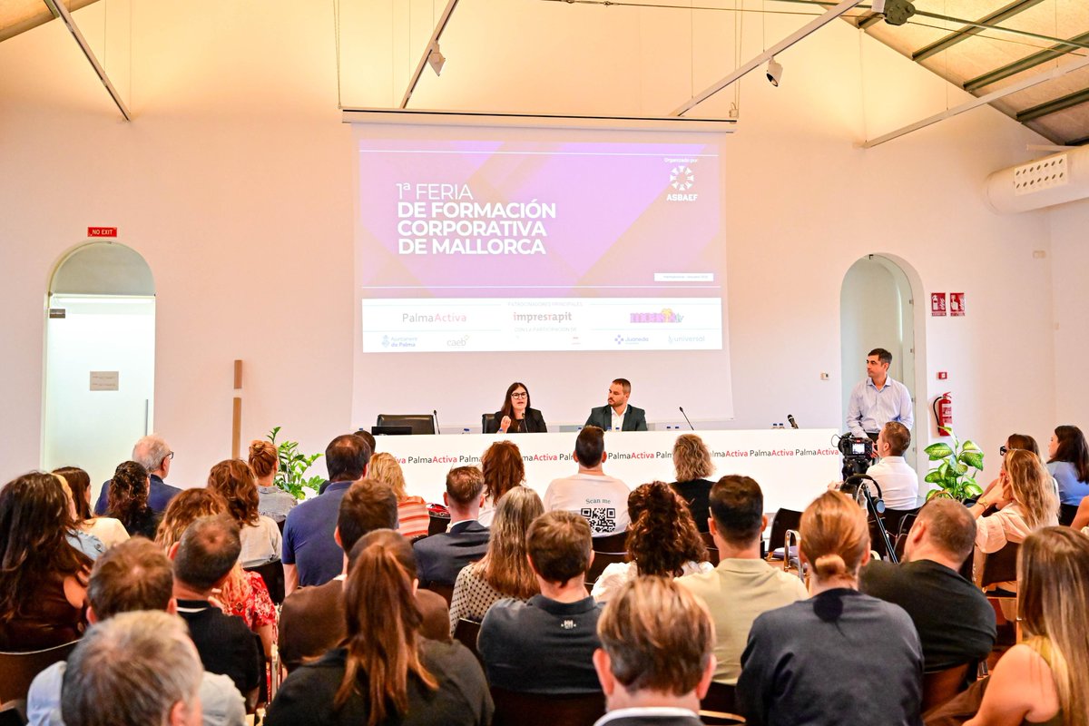 SOIBgoib's tweet photo. 🤝 El coordinador del SOIB, Bernat Ramis, ha assistit a la 1a Fira de Formació Corporativa de Mallorca, organitzada per #ASBAEF a @PalmaActiva.

Una trobada per connectar formació, talent i empreses.

@goib @treball_goib #SOIB https://t.co/Y5uNIrONLb