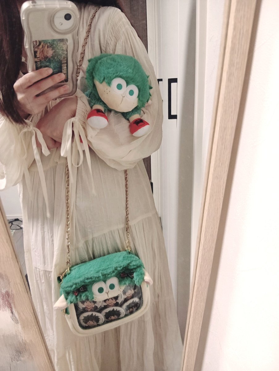 kokone140221's tweet photo. ショルダー…いける…よね…？ https://t.co/6EXtcOwc3y