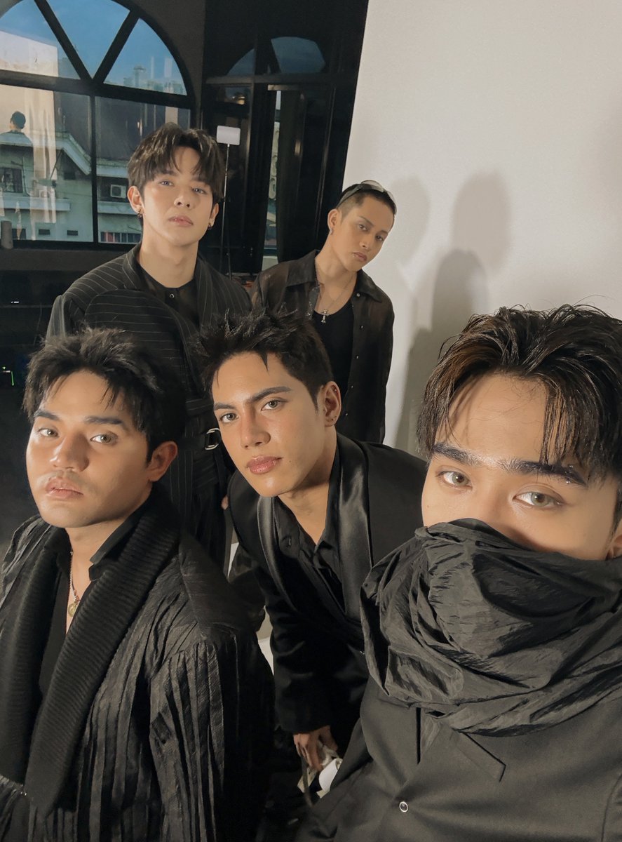 SB19Official's tweet photo. A'TIN! We're ready to celebrate Filipino music with you at the #FilipinoMusicAwards 💙

#SB19 https://t.co/7Bno8QqhdC