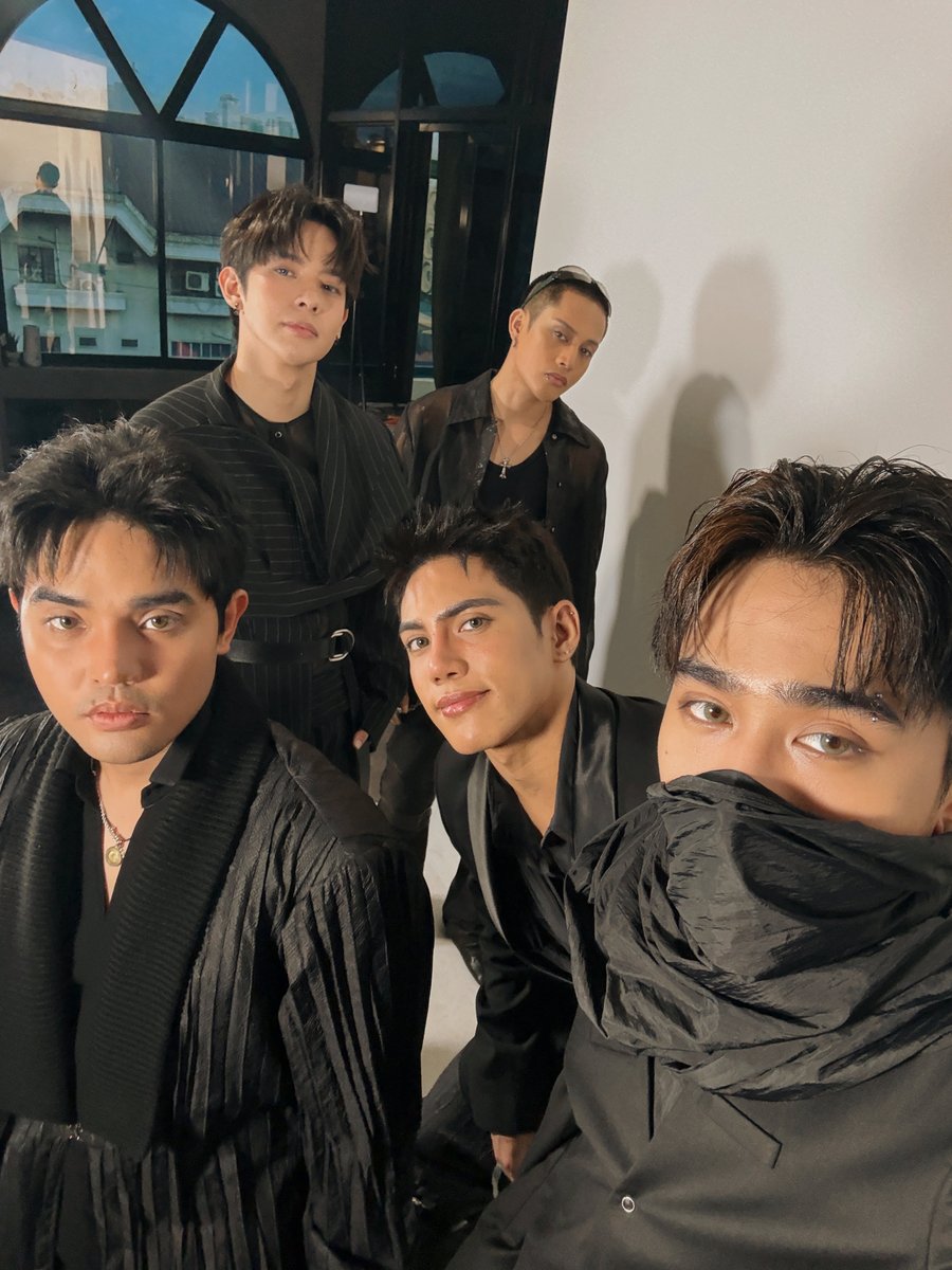 SB19Official's tweet photo. A'TIN! We're ready to celebrate Filipino music with you at the #FilipinoMusicAwards 💙

#SB19 https://t.co/7Bno8QqhdC