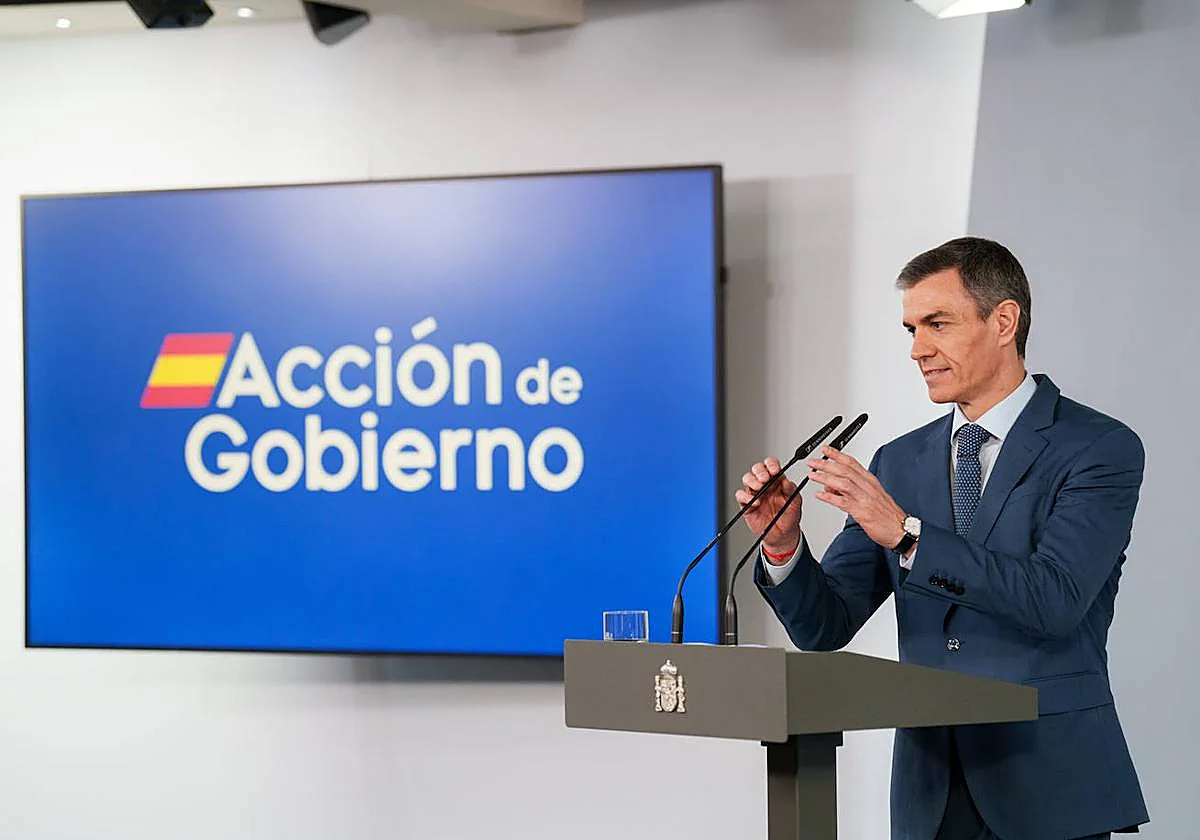 LaGacetaSA's tweet photo. "Ya era hora de que Pedro Sánchez convocara elecciones: por la debilidad parlamentaria, la dependencia de un Gobierno Frankenstein, el bloqueo legislativo, la ruptura de España y el enfrentamiento constante que fomenta por su interés de perpetuarse en el poder..." ✍️ El editorial de LA GACETA ⬇️ 
https://t.co/GOq0YUvlF5