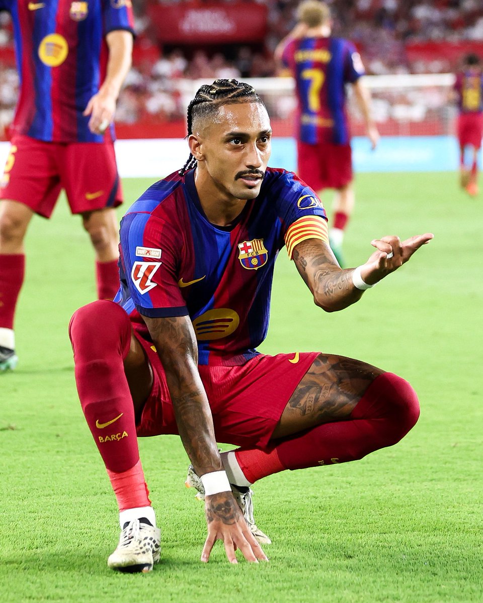 FreezerFCB's tweet photo. VAMOS A TENER A RAPHINHA HASTA 2030. 😃 https://t.co/jFXc7WRqLS