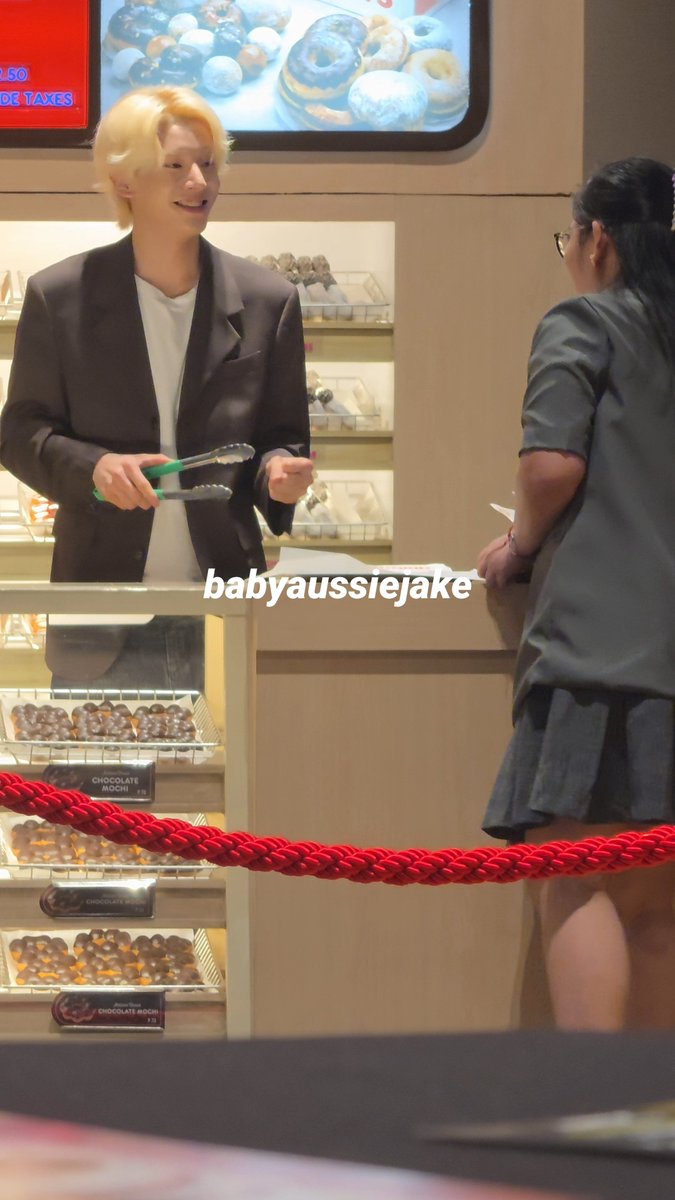 babyaussiejake's tweet photo. hi engenes! just trying my luck if you have fancams of this girlie out there 🥺 can i have a copy pls before you delete it? 😭 maybe i have a fancam of yours too! 

event:
jake fansign
fancafe event round 1

help rt pls 🍀✨️ https://t.co/Kr9lk8Ml7W