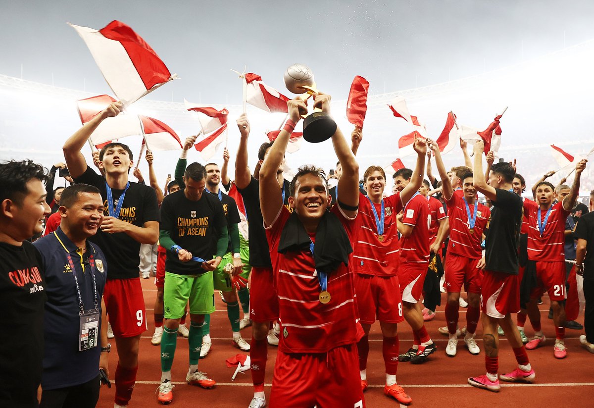 fifamedia's tweet photo. FIFA ASEAN Cup™ to benefit entire region says Erick Thohir 🇮🇩🏆⚽

🗞️🔗➡️ https://t.co/jcAtqLKH85

#FIFAASEANCup | @PSSI https://t.co/F1N2ytlVtl