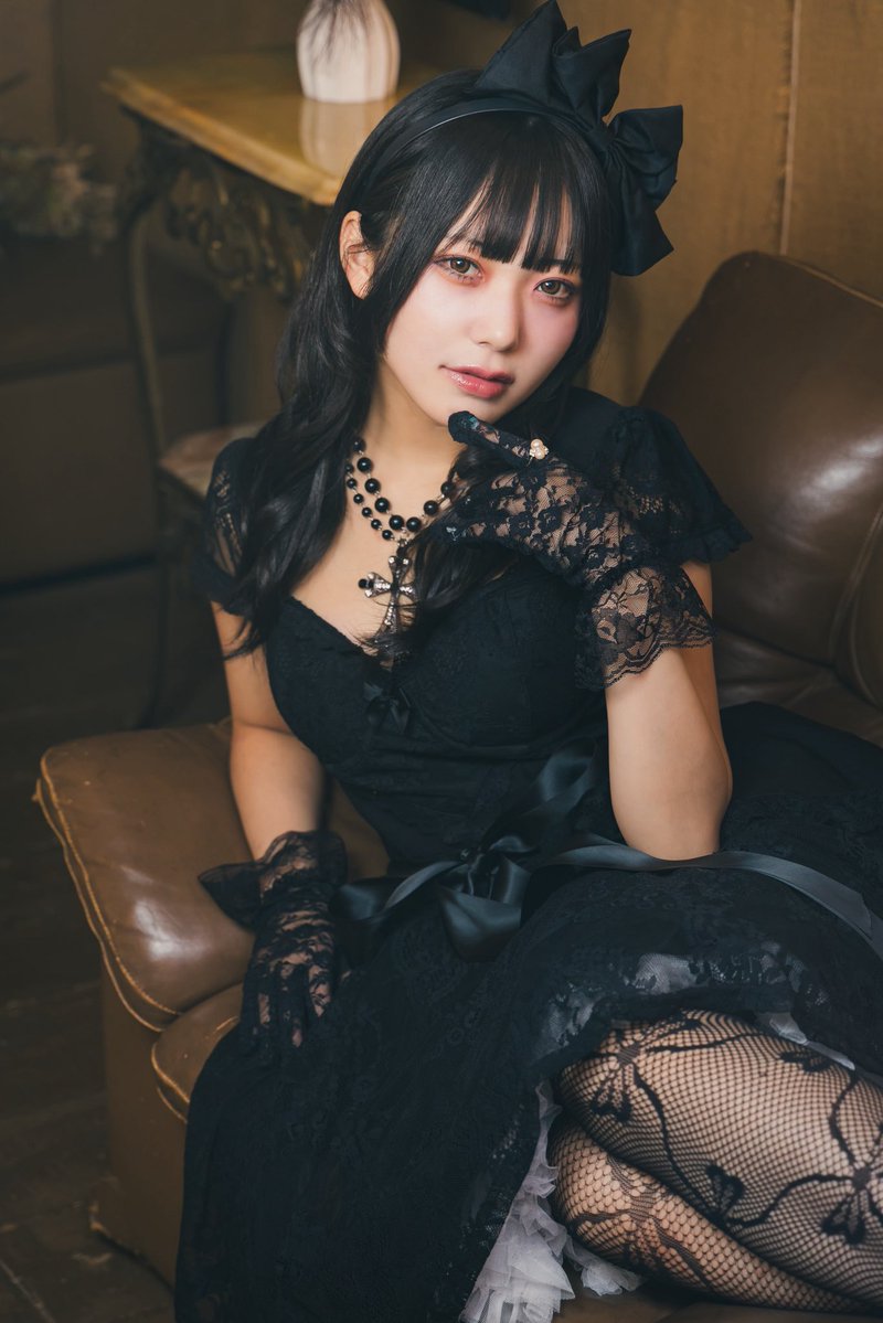 x00vestephi's tweet photo. 黒を着てる自分が一番好き https://t.co/g7PG1MUywL