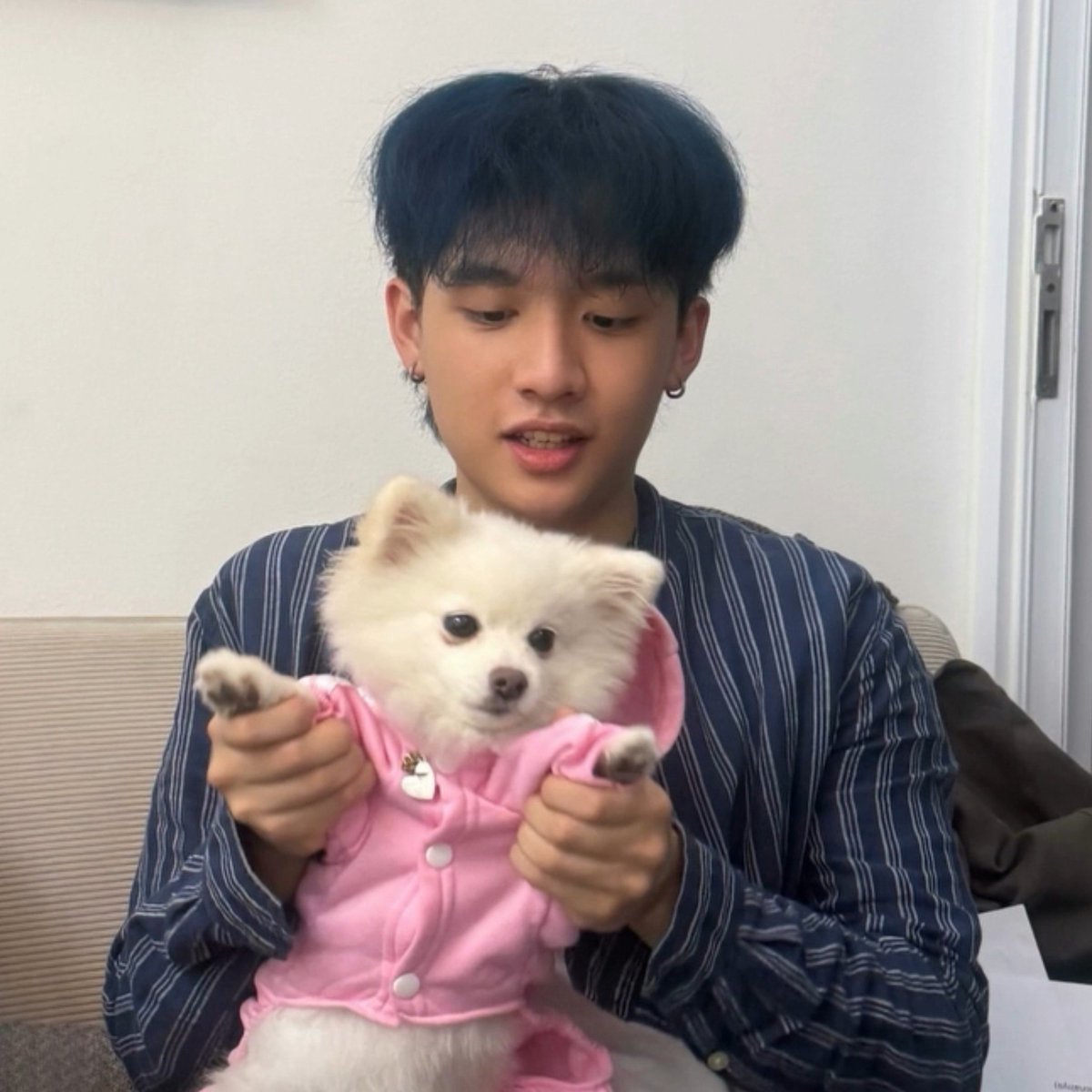 noyelchris's tweet photo. lomba adu imut yang menang noel☝🏻 https://t.co/P0Z95wdbb9