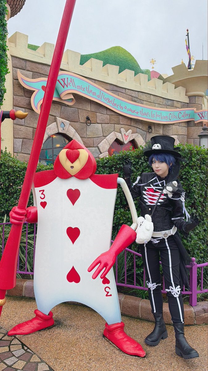 sakuramoti_0625's tweet photo. この後大雨に見舞われることをまだ知らない♠️くん
 #Dハロ仮装2026  #Dハロツイステ https://t.co/JQKayC1jO9