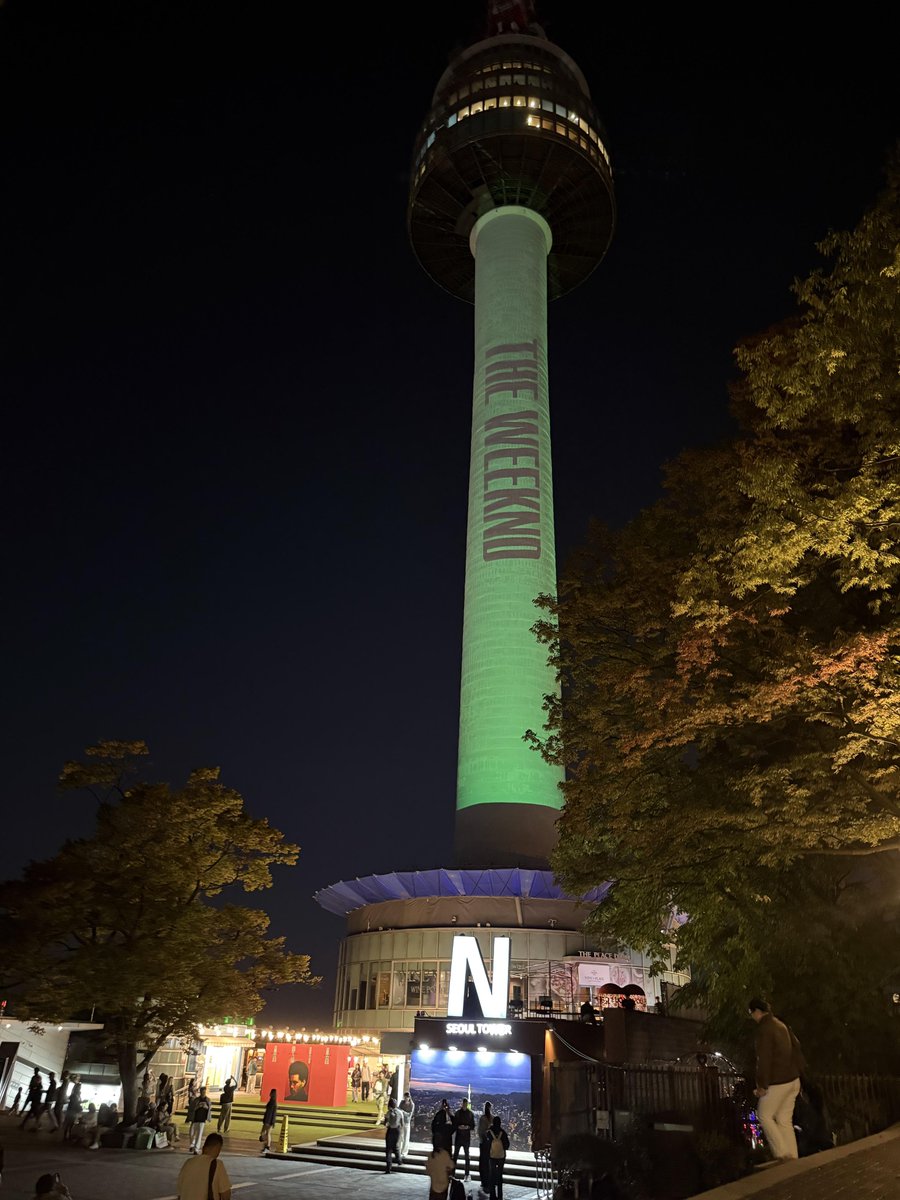 TheWeekndOnl's tweet photo. TOMORROW 🇰🇷💚 https://t.co/6jxiryV8C3