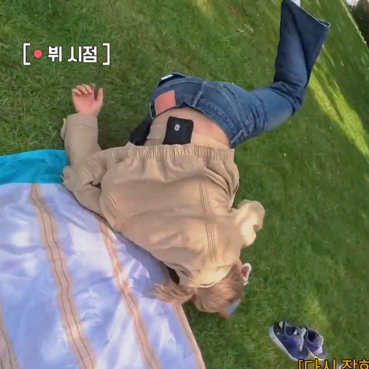bangpdsgirl's tweet photo. taehyung's pov when jimin stumbled down from trying to get away from him 😆 https://t.co/Fp6D02mGxC