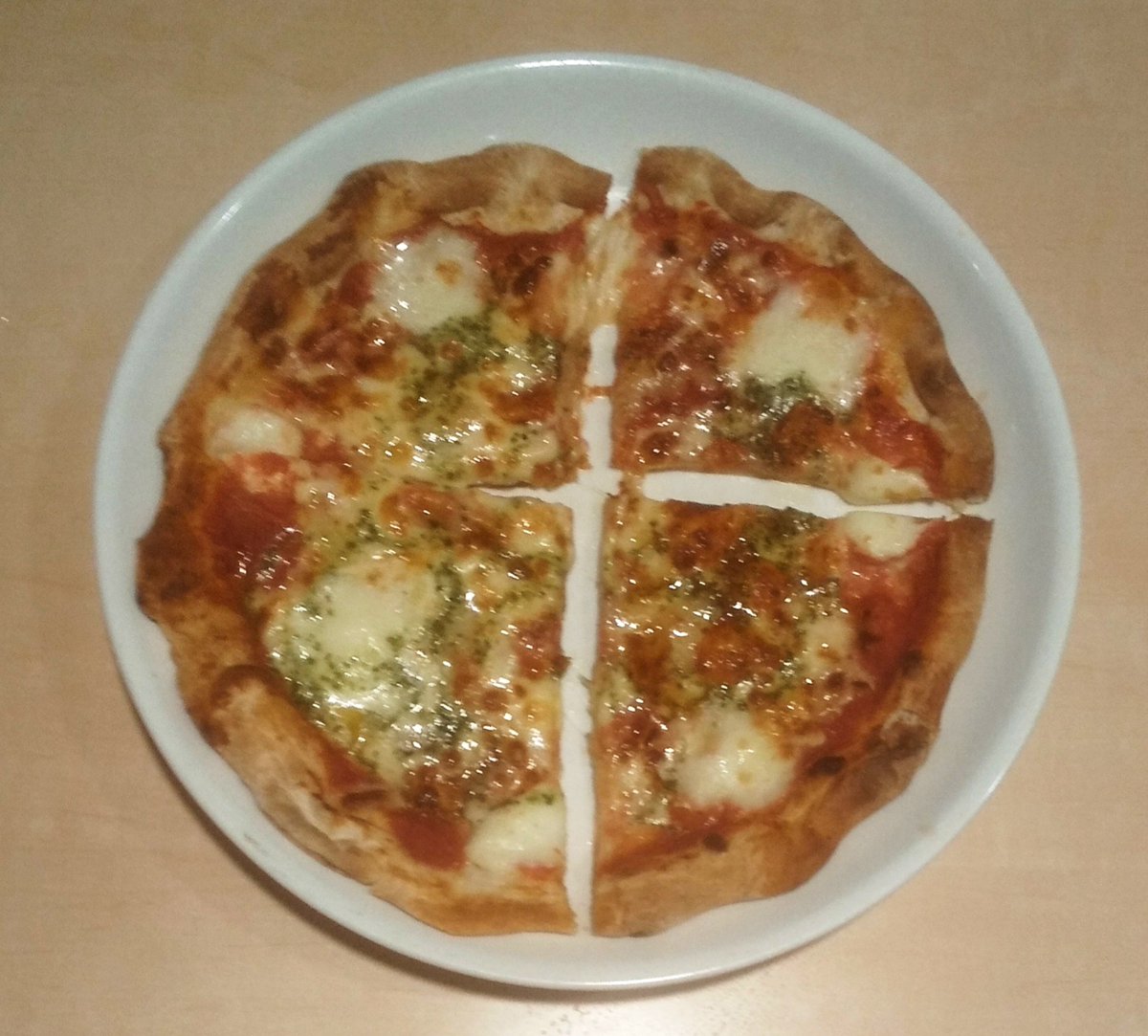puru_sato's tweet photo. ガストなう🍴
きれいに4等分できる人尊敬…🥺 https://t.co/Df4kwkXjW8