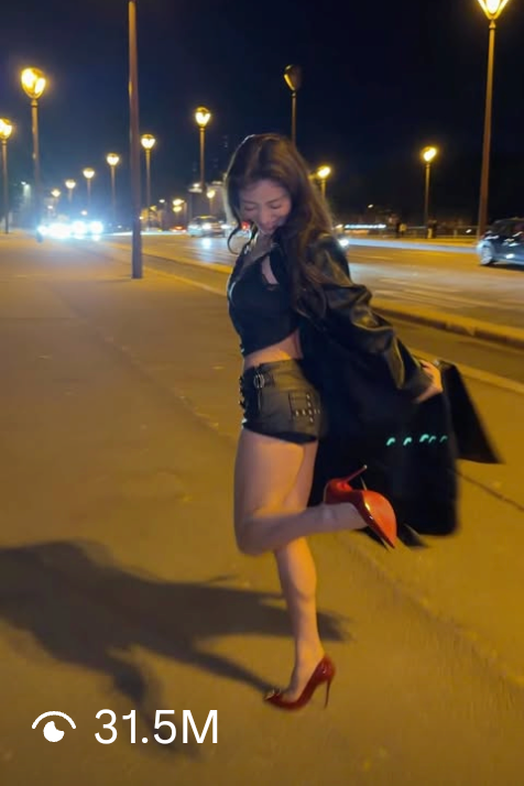 godmitzu's tweet photo. ADÉLA, the original singer of Nicole Kidman, liked the viral JIHYO dancing video with 31.5 million views and 3.6 million likes! https://t.co/24aPVsctXo
