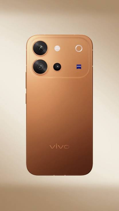 guptaayush7080's tweet photo. vivo V80 officially launched in India 🇮🇳

• 6.59″ 1.5K 144Hz AMOLED
• Snapdragon 7 Gen 4
• 50MP main + 8MP UW + 50MP tele
• 50MP selfie
• 7200mAh + 90W
• Android 17 / OriginOS 7
Price:
8/128GB ₹62,999
8/256GB ₹69,999
12/512GB ₹79,999
#vivoV80 #vivo #IndiaLaunch https://t.co/HD6xGfASKi