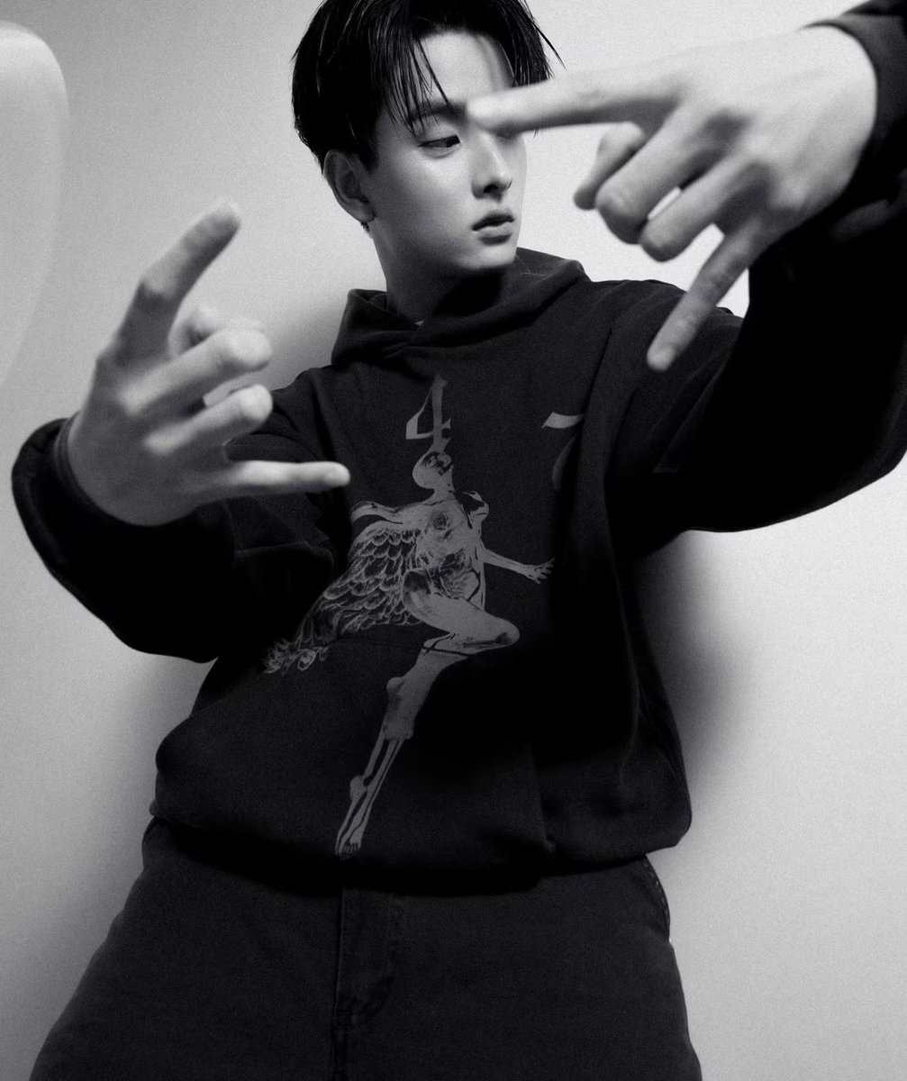 mein2001s's tweet photo. โหหพี่นายแบบ เกินไปอ่ะพี่ เอาสุดอ่ะ(เสียงไทย)
#KHUNPOL https://t.co/4TcGljWnTO