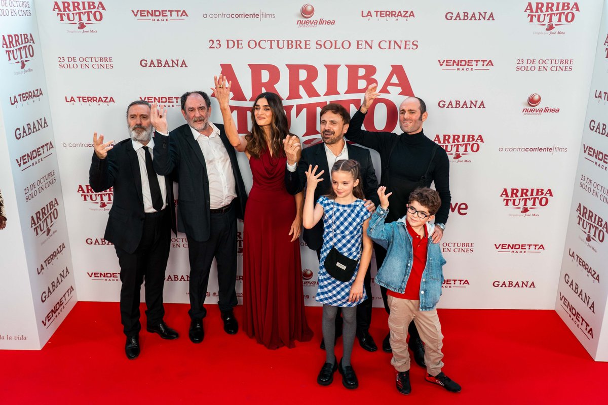 acontrafilms's tweet photo. Así fue la premiere de Arriba Tutto en el Cine Capitol de Madrid ✨

Gracias a todos los que nos acompañasteis en una noche tan especial. ❤️

𝟐𝟑 𝐝𝐞 𝐨𝐜𝐭𝐮𝐛𝐫𝐞, solo en cines https://t.co/1oS788yKz1