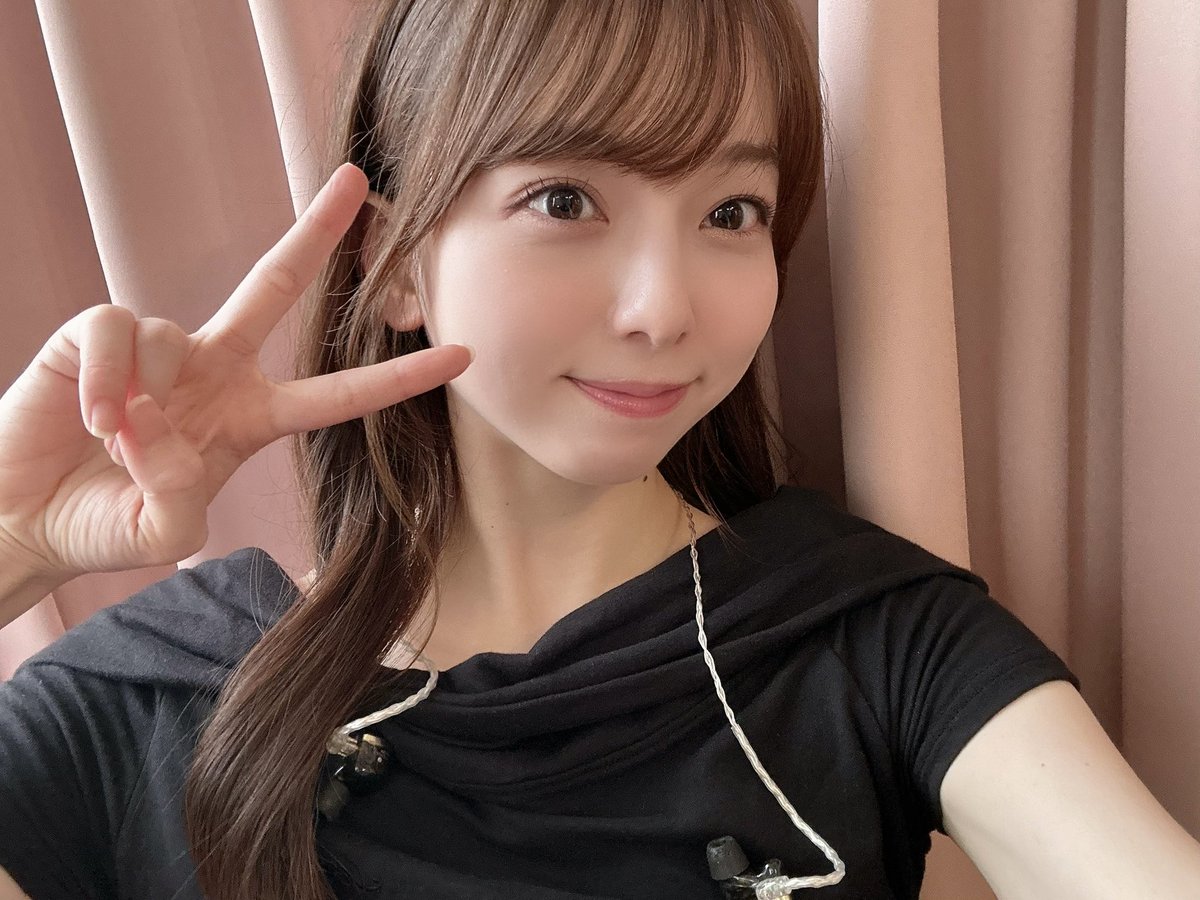 hirari__nishida's tweet photo. #ウタドリ バンドリハでした🌸
10/18の本番まで2週間きっているんですね…！
今日のリハを踏まえて、さらにブラッシュアップしていけるように頑張ります✊

with ありさちゃん♡

🎤 https://t.co/NY9NVyPpGx https://t.co/m4MtXIk0yx