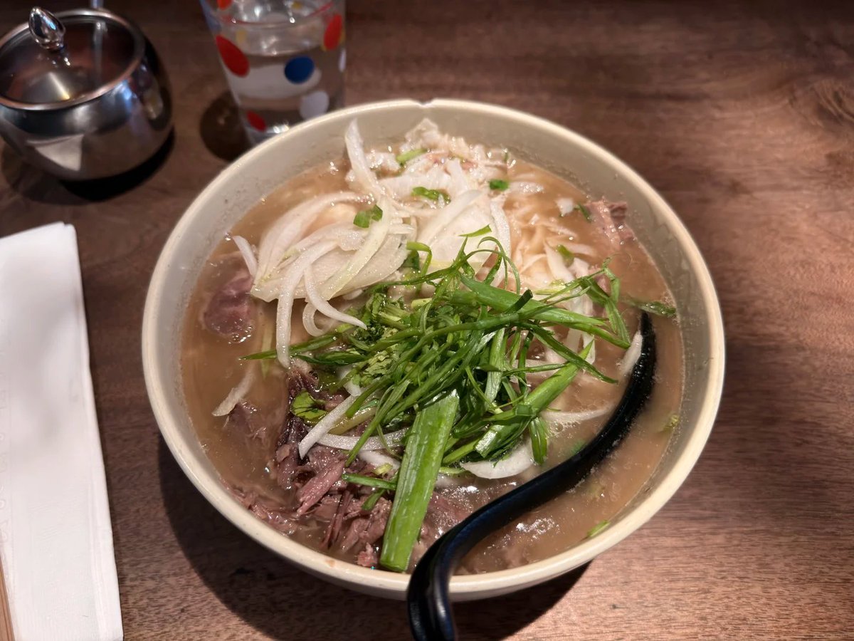 bxzvr0's tweet photo. New York | Possibly the best pho I've had since coming to the US 🍜 https://t.co/xNXeUXp7Of