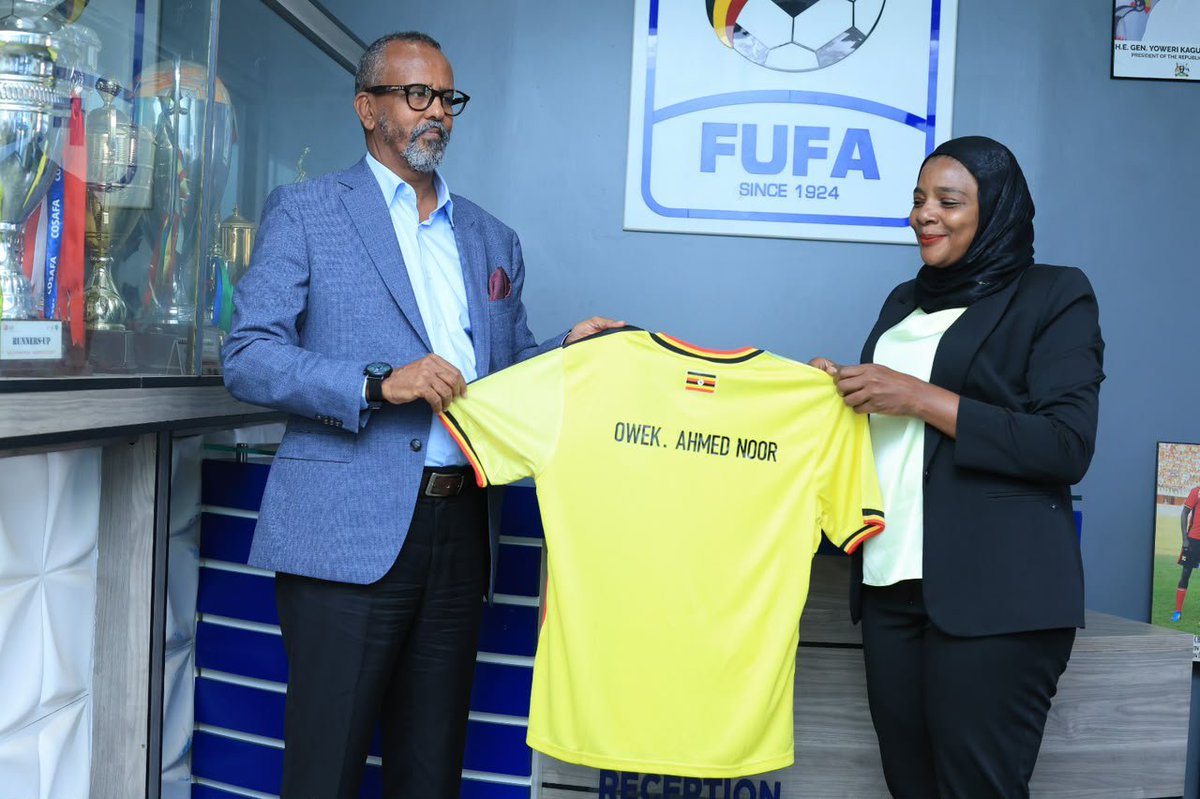 SabulaSports's tweet photo. In line with FUFA Technical Master Plan to grow football through competitions like the Masaza Cup, @OfficialFUFA has donated 60 balls worth UGX 6M to Busoga Kingdom. The balls were handed over by 2nd VP Dr. Azah Taibu &amp; received by 2nd Deputy PM Owek. Osman Noor at FUFA Complex. https://t.co/UuYhMCBgqs