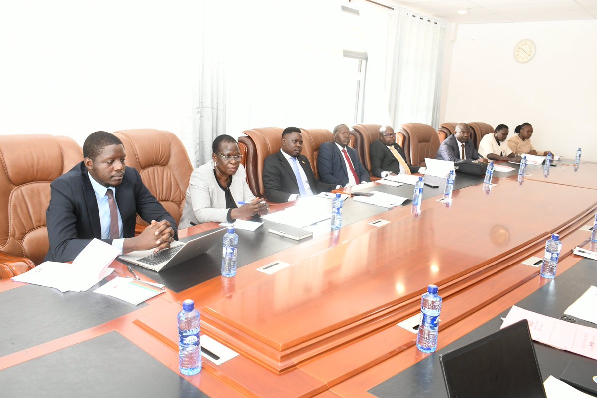 ParliamentofMw's tweet photo. As part of its programme, the delegation later paid a courtesy call on the Deputy Clerk of Parliament responsible for Procedural Services, Joseph Manzi. https://t.co/R9QM5HjdFj
