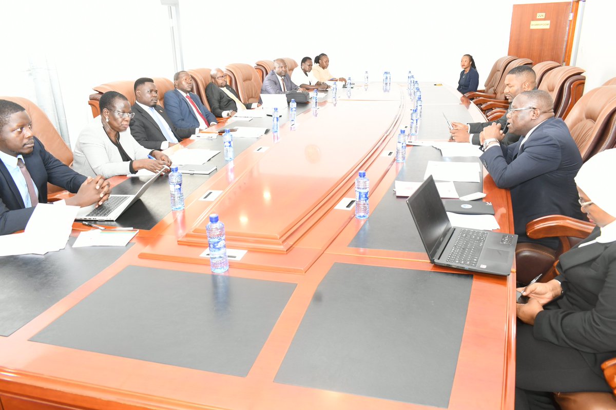 ParliamentofMw's tweet photo. As part of its programme, the delegation later paid a courtesy call on the Deputy Clerk of Parliament responsible for Procedural Services, Joseph Manzi. https://t.co/R9QM5HjdFj