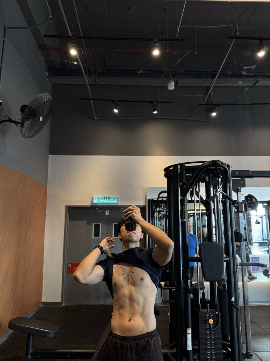 KingsleyTeoh_'s tweet photo. #Gym https://t.co/mRRxG7tQQa