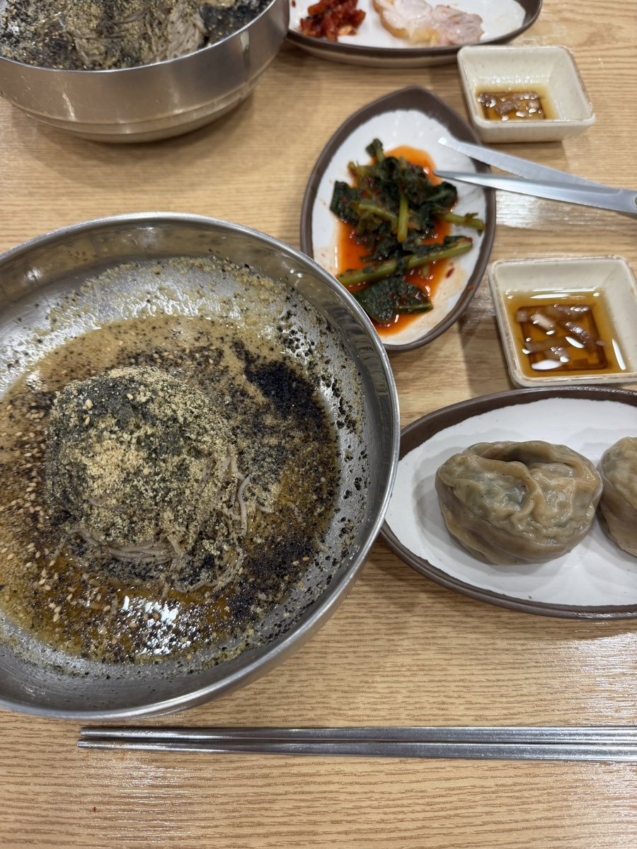 kitainohoshi39's tweet photo. やっぱり何回食べてもここのエゴママッククス美味しすぎて秒でなくなるჱ̒՞ ̳ᴗ ̫ ᴗ ̳՞꒱
渡韓したら行ってる🇰🇷 https://t.co/Jafh7fkQGn