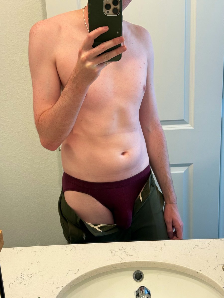 hornymormon29's tweet photo. I must say I do love these #briefs I got on Amazon. #bulge https://t.co/xYDAzoR46k