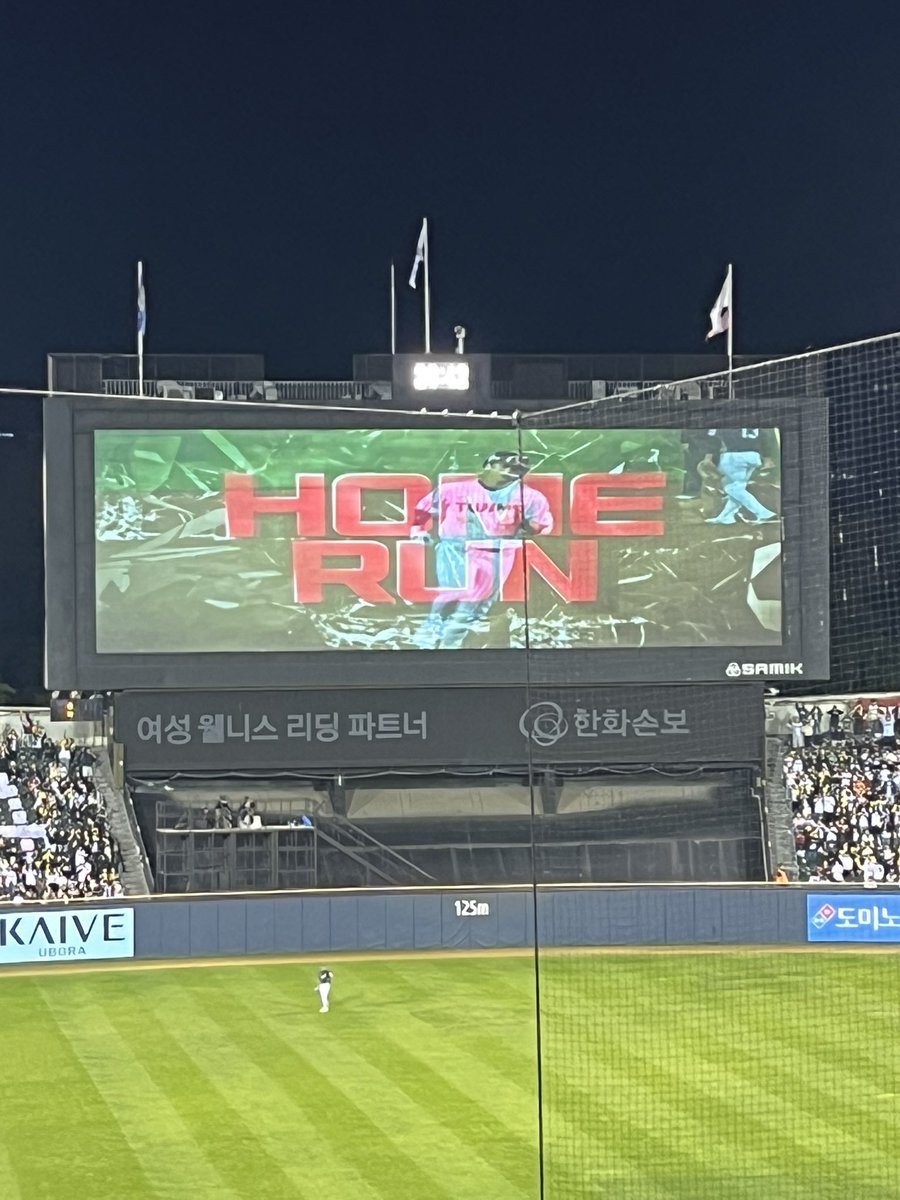 dmsquf0914's tweet photo. 저 쓰리홈런 처음 봐요...
영원즈 제대로 승요다 ㅎ 다음에 또 불러주세요
#SUNGCHAN_LGTWINS
#EUNSEOK_LGTWINS #성찬 #은석 https://t.co/eLjPVHLLUm