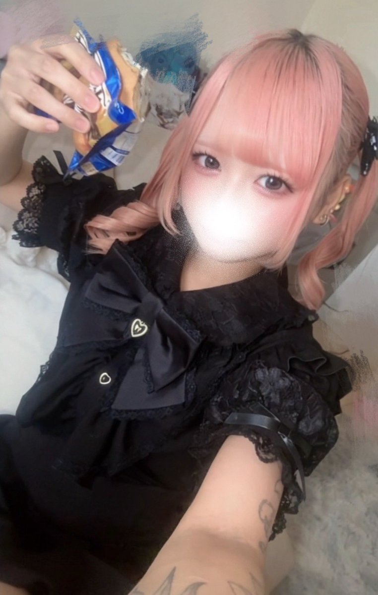 Kaylawoomer's tweet photo. 口リガキがバチボコにされてて大歓喜 https://t.co/dFjpWrPEeS