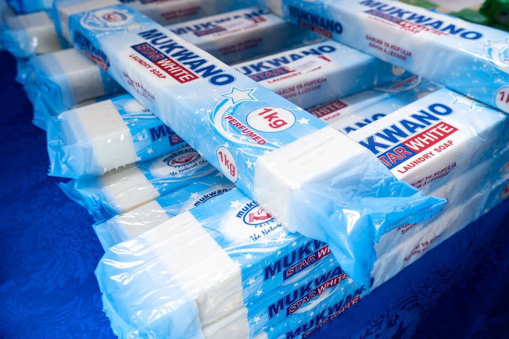 mukwano_ind's tweet photo. Have you tried our Mukwano star white Laundry Soap⁉️

Visit our Mart:
📍 Plot No. 30A, Kibira (Mulwana) Rd
📱 0766 530 420
📧 mart@mukwano.com

#mukwano #starwhite #laundrysoap #homecare #lifestyle https://t.co/e4an1Dmvrg