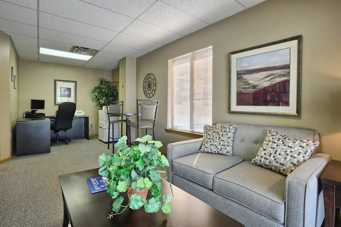 SpringfordApts's tweet photo. A business center beats hunting for an outlet at home. Sit down, open the laptop, and work through the day without kitchen traffic. Come see it in person. https://t.co/hNwkERgpdF
