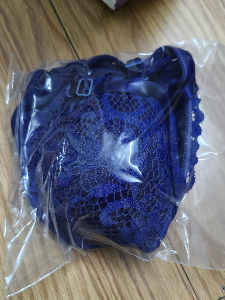 hlnsmy00's tweet photo. Post #3

Seller: @prettymialee
Age: N/A
Price: good
Rating: 10/10
My Review : I love office ladies. Especially her smell is mix of slight sweat and body odor, the smell of her bra &amp; squirt is so addicting made me hard instantly. Definitely highly recommended !! https://t.co/yFte8EIoOi